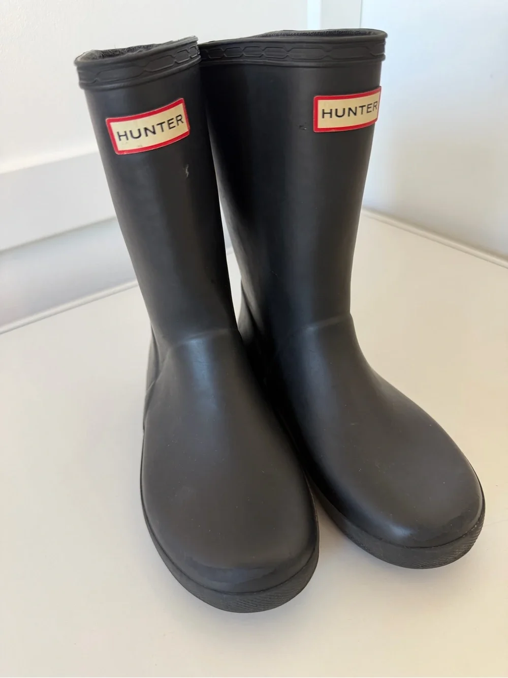 Kids US size 13 Hunter Black Rubber Boot Sole Close-Up